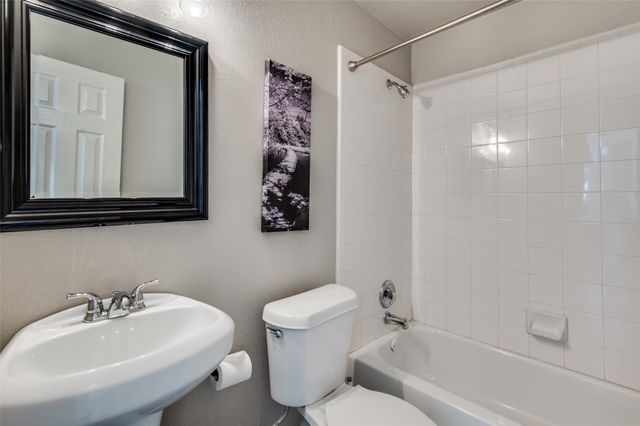 2114 Oakcrest Court, Corinth, TX 76210