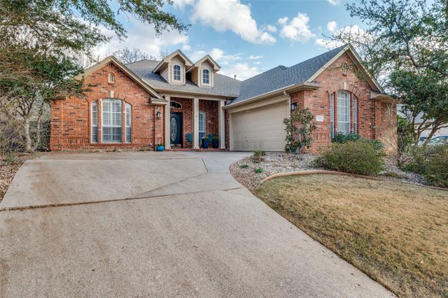 2114 Oakcrest Court, Corinth, TX 76210