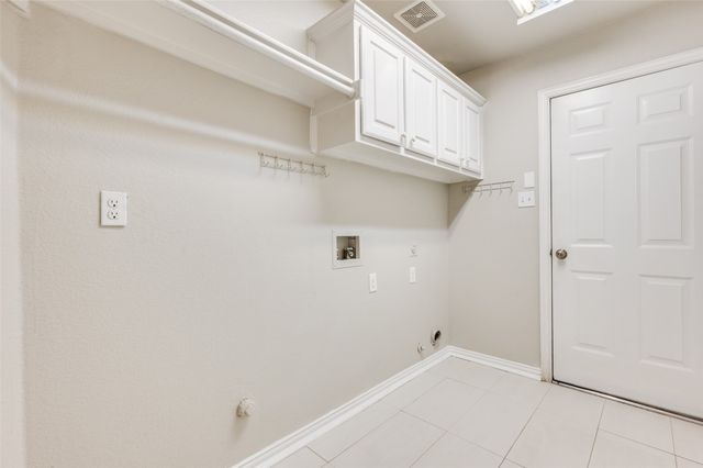 2114 Oakcrest Court, Corinth, TX 76210