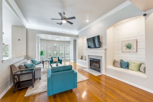 2114 Oakcrest Court, Corinth, TX 76210