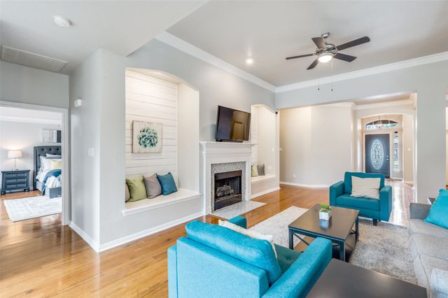 2114 Oakcrest Court, Corinth, TX 76210