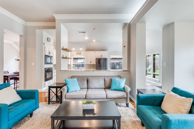 2114 Oakcrest Court, Corinth, TX 76210