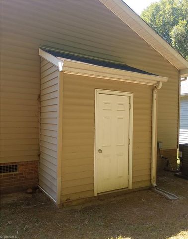302 Aunt Mary Avenue, Greensboro, NC 27405