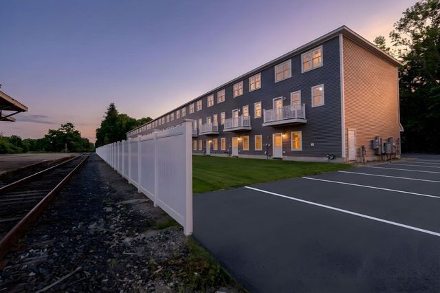 44 Dean St. 215, Taunton, MA 02780