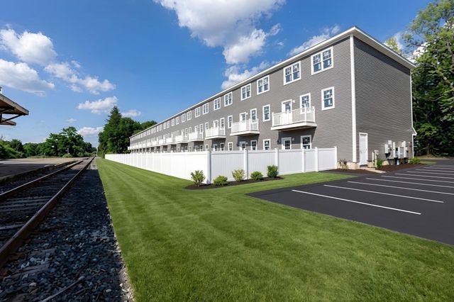 44 Dean St. 215, Taunton, MA 02780