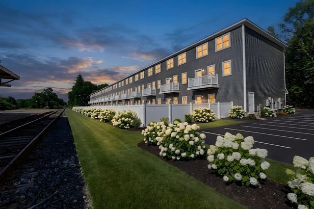 44 Dean St. 215, Taunton, MA 02780