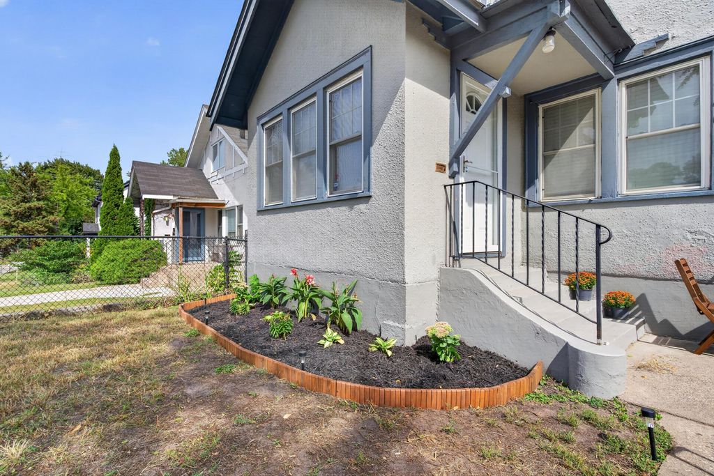 2946 Vincent Avenue N, Minneapolis, MN 55411 — photo 2