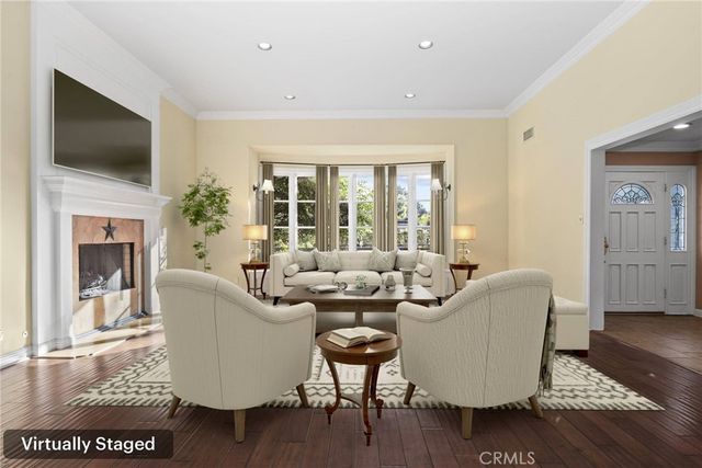 23051 Oxnard Street, Woodland Hills, CA 91367