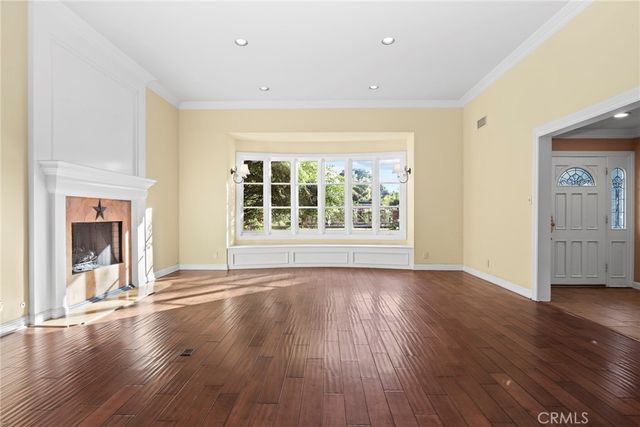 23051 Oxnard Street, Woodland Hills, CA 91367