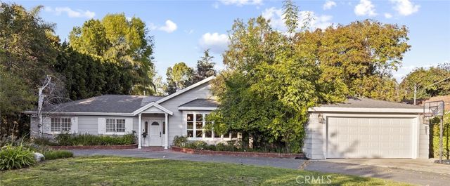 23051 Oxnard Street, Woodland Hills, CA 91367