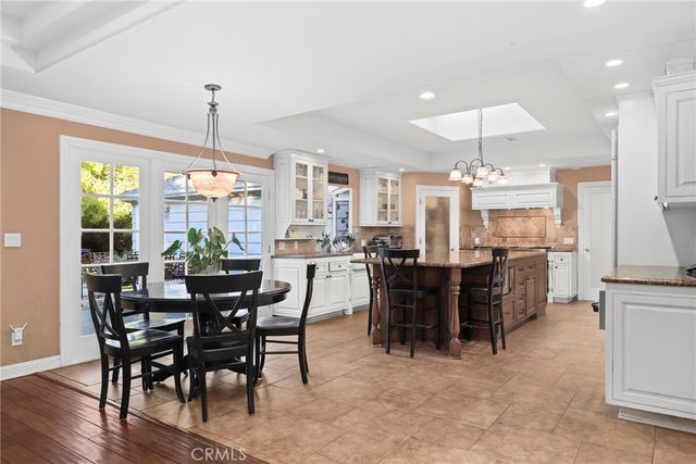 23051 Oxnard Street, Woodland Hills, CA 91367