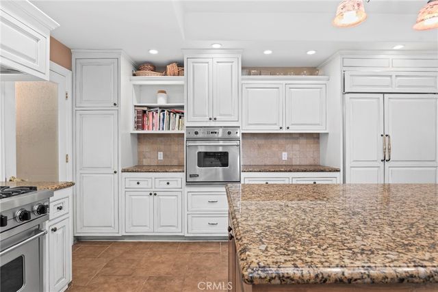 23051 Oxnard Street, Woodland Hills, CA 91367