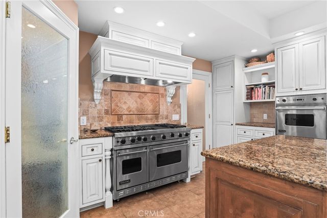 23051 Oxnard Street, Woodland Hills, CA 91367