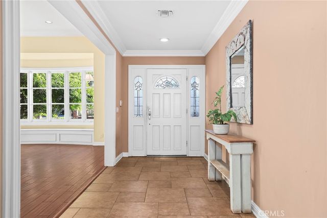 23051 Oxnard Street, Woodland Hills, CA 91367