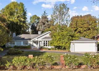 23051 Oxnard Street, Woodland Hills, CA 91367