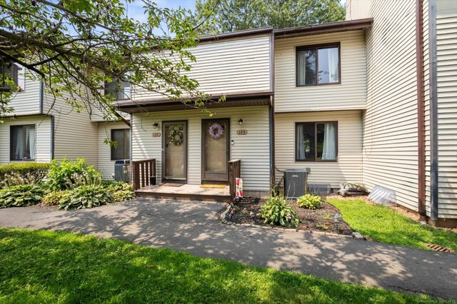 123 Cottonwood Road 123, Newington, CT 06111