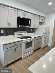 13 ASHLEY CT #13, Marlton, NJ 08053