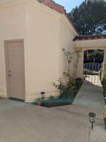 29665 Castle Creeek Ln, Escondido, CA 92026