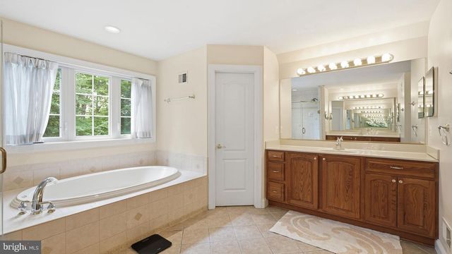 13301 DUMFRIES RD, Manassas, VA 20112