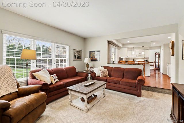 6883 Essex Court, Waterford Charter Township, MI 48327