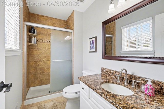 6883 Essex Court, Waterford Charter Township, MI 48327
