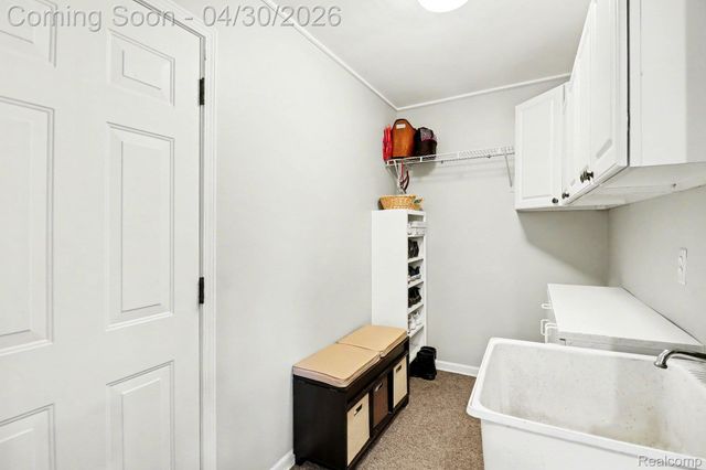 6883 Essex Court, Waterford Charter Township, MI 48327