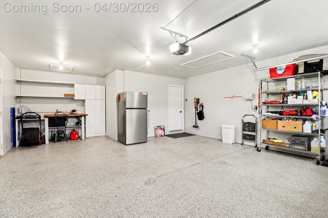 6883 Essex Court, Waterford Charter Township, MI 48327