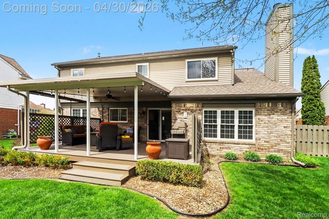 6883 Essex Court, Waterford Charter Township, MI 48327