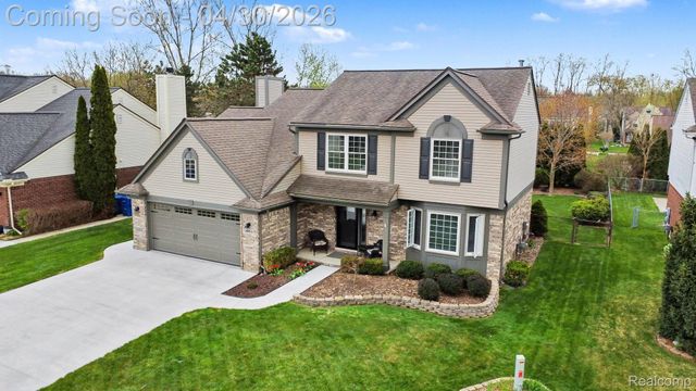 6883 Essex Court, Waterford Charter Township, MI 48327