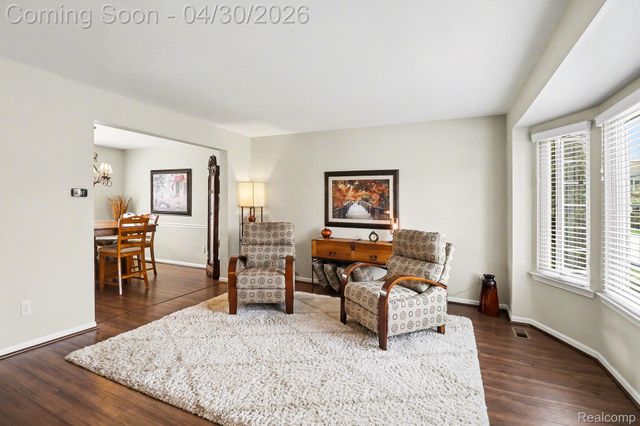 6883 Essex Court, Waterford Charter Township, MI 48327