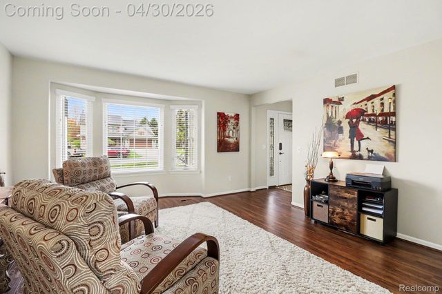 6883 Essex Court, Waterford Charter Township, MI 48327