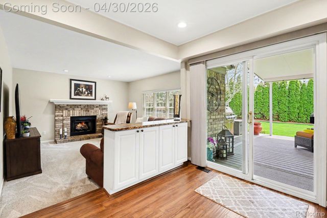 6883 Essex Court, Waterford Charter Township, MI 48327