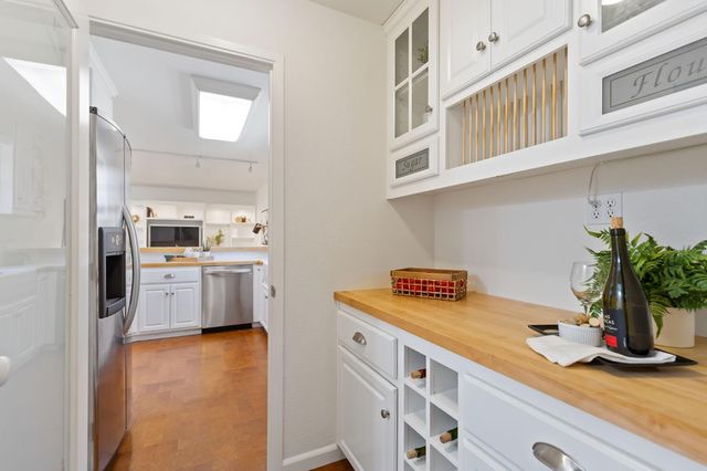 8646 Blue Jay Way, Citrus Heights, CA 95610
