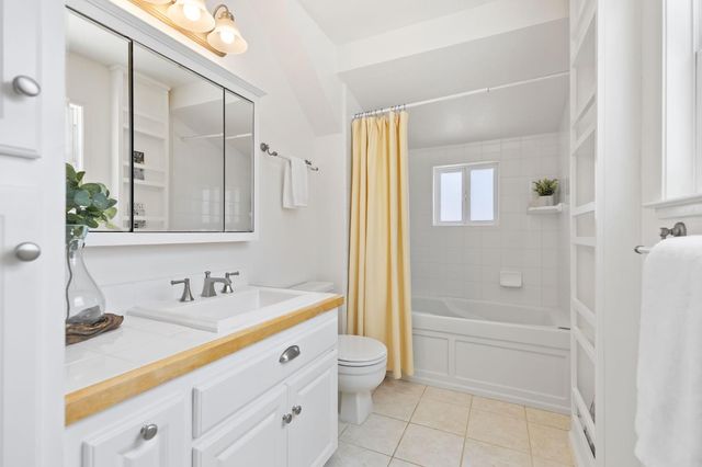8646 Blue Jay Way, Citrus Heights, CA 95610