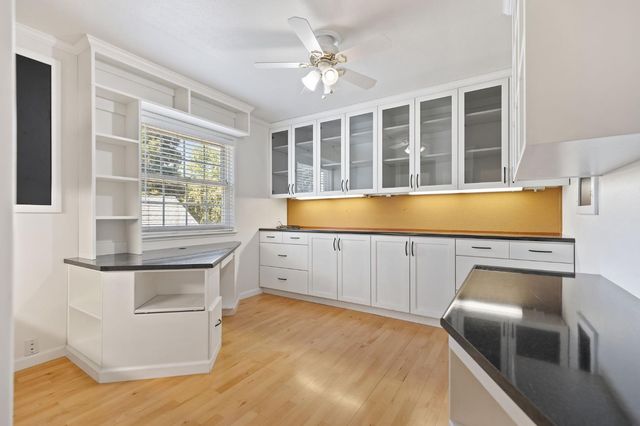 8646 Blue Jay Way, Citrus Heights, CA 95610