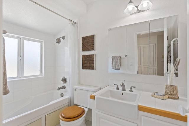 8646 Blue Jay Way, Citrus Heights, CA 95610