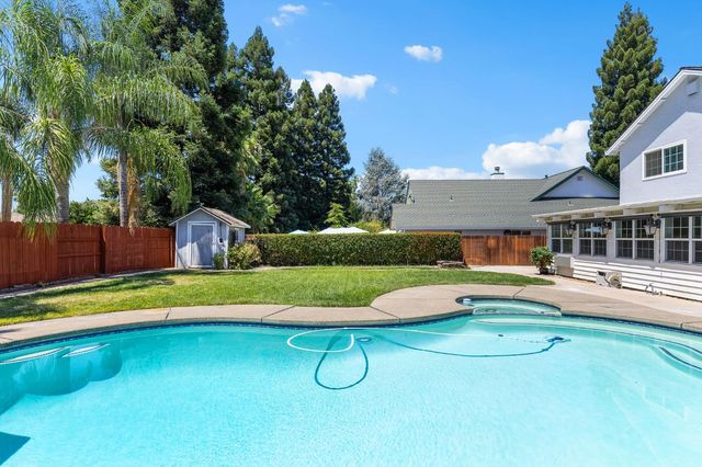 8646 Blue Jay Way, Citrus Heights, CA 95610
