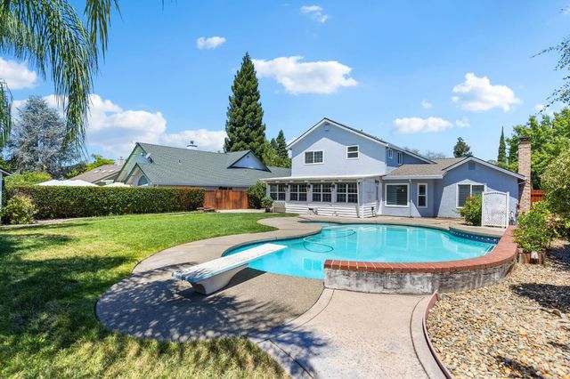 8646 Blue Jay Way, Citrus Heights, CA 95610