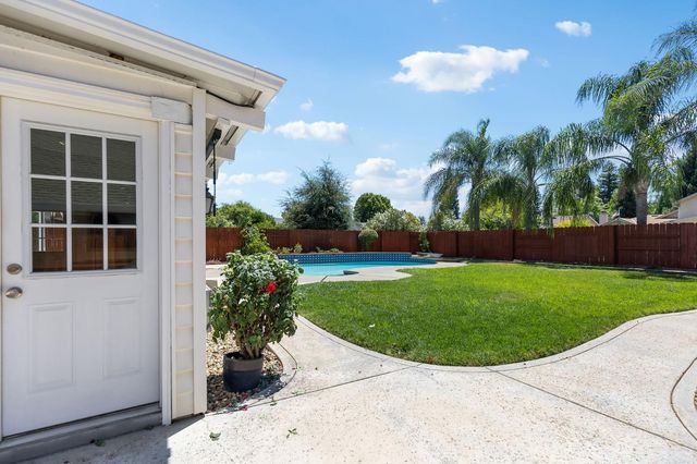 8646 Blue Jay Way, Citrus Heights, CA 95610
