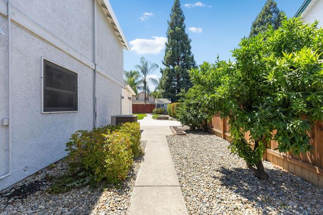 8646 Blue Jay Way, Citrus Heights, CA 95610