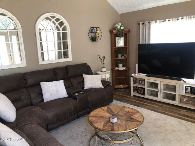 1839 W Elm Drive, Joplin, MO 64801