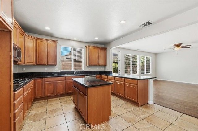 6734 Ruby Canyon, Eastvale, CA 92880