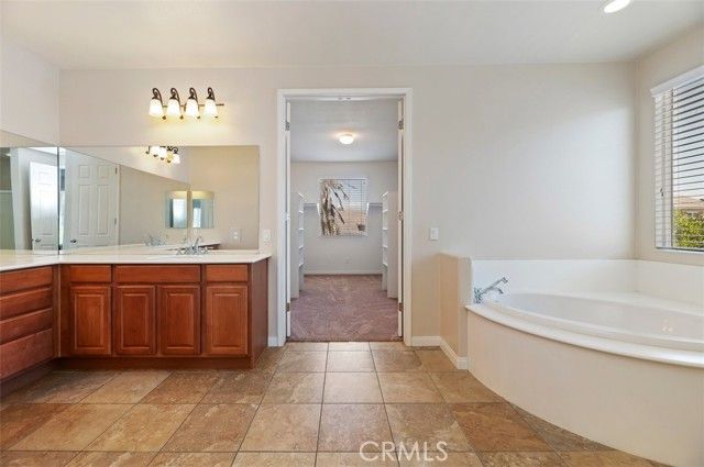 6734 Ruby Canyon, Eastvale, CA 92880