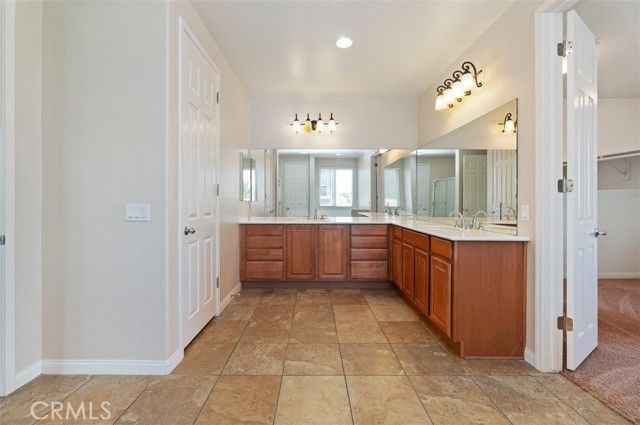 6734 Ruby Canyon, Eastvale, CA 92880