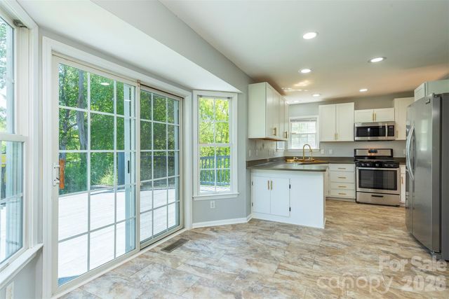 23 Westmont Drive, Asheville, NC 28806