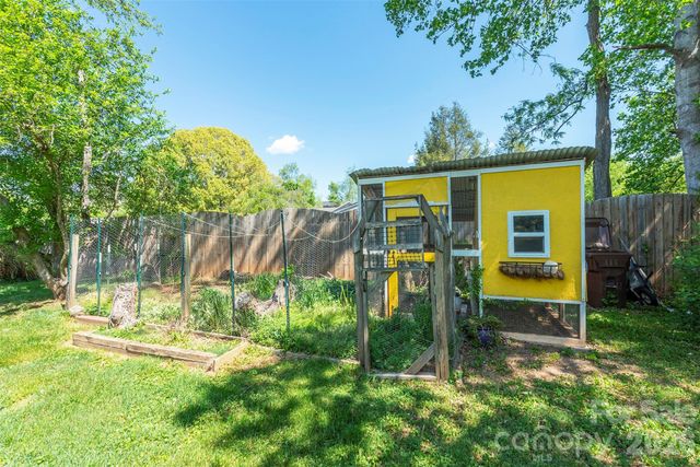 23 Westmont Drive, Asheville, NC 28806