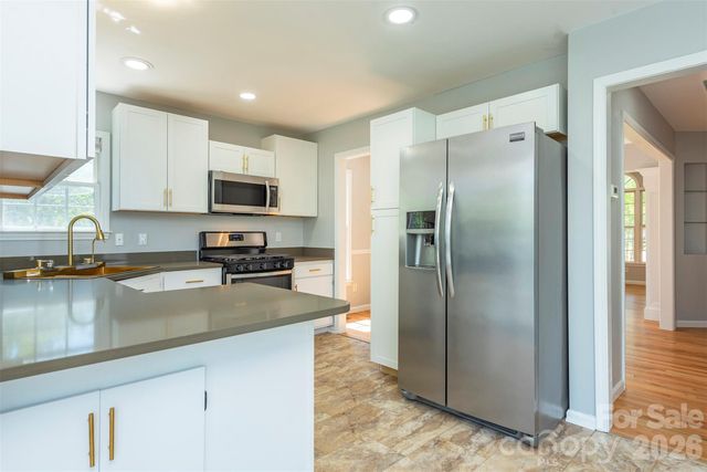 23 Westmont Drive, Asheville, NC 28806