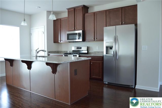 2332 Raya Way, Easton, PA 18045