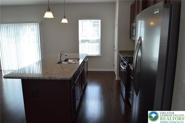 2332 Raya Way, Easton, PA 18045