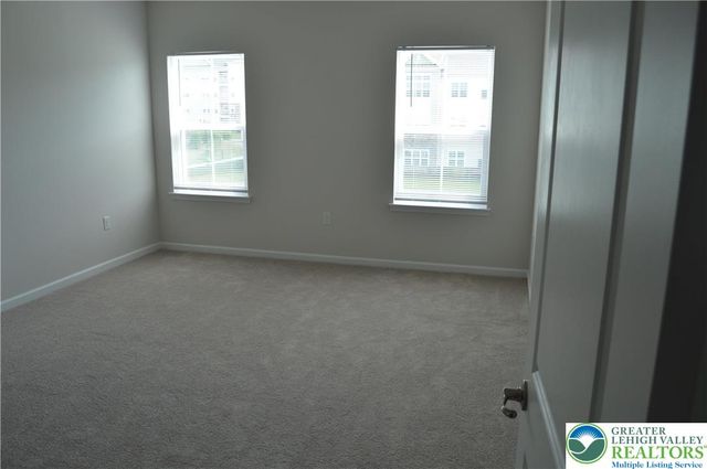 2332 Raya Way, Easton, PA 18045